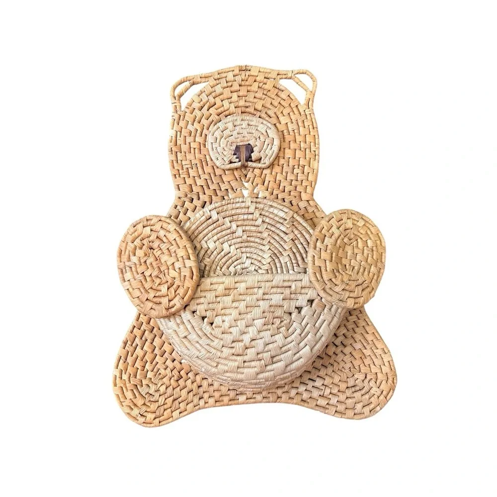 Vtg Teddy Bear Wall Hanger w/ 4‎ Straw Trivets Rattan Tiki Raffia Wicker
